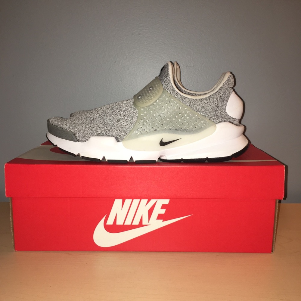Nike Sock Dart SE gray/white/black womens size 10